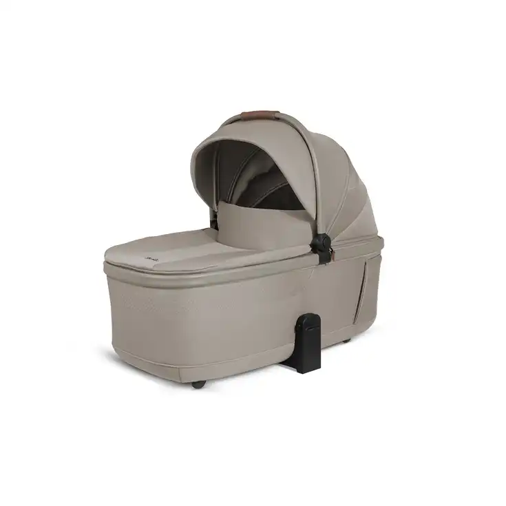 Cove 2 Compact Bassinet, image 1 of 9