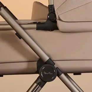 Easy-release carry handle